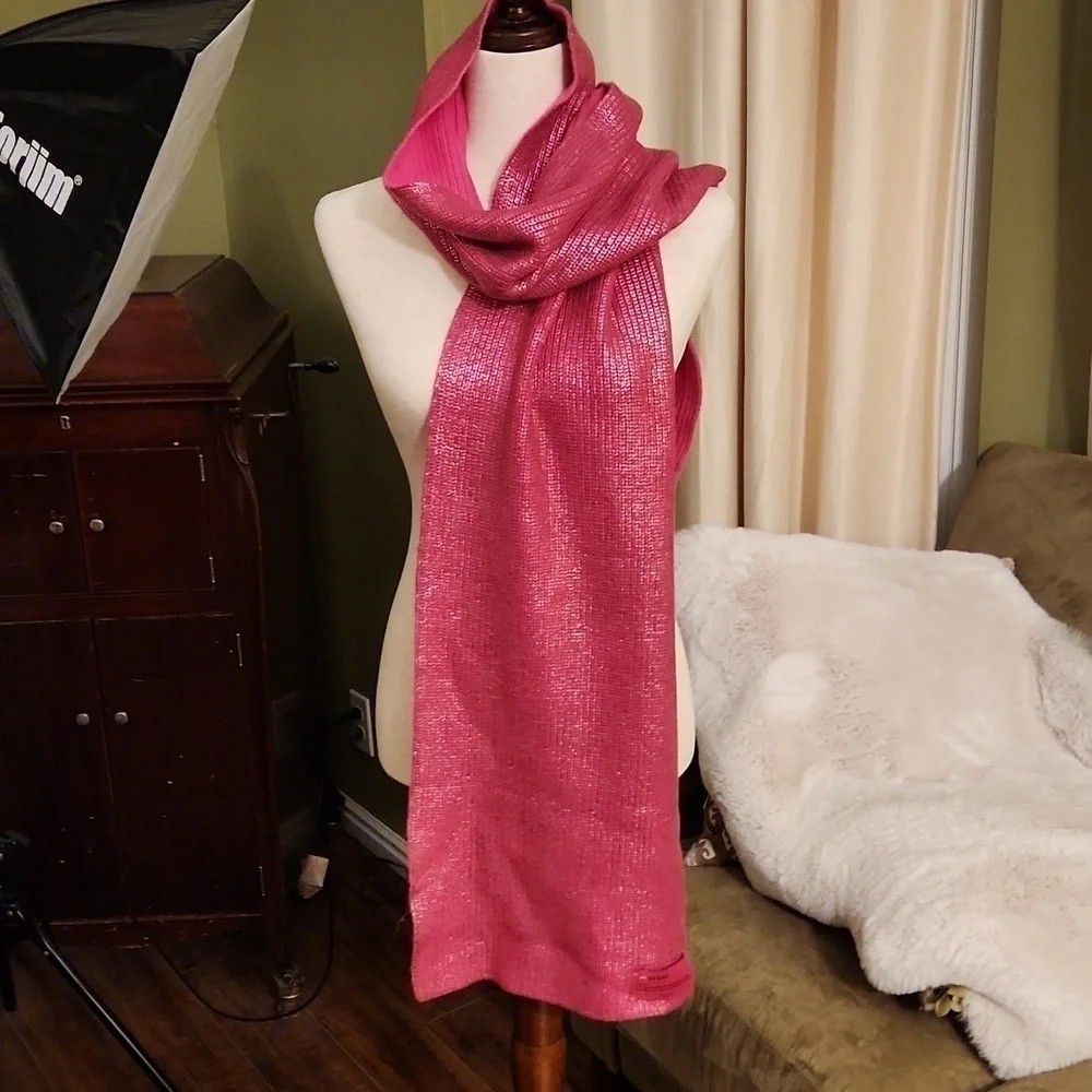Nwot Kurt Geiger Pink Metallic Winter Scarf - Picture 6 of 6